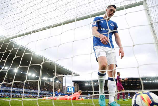 Evertons Keane out for up to four weeks with skull fracture