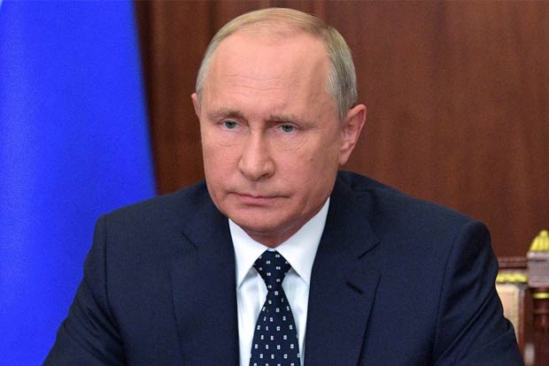 Russias Putin offers women a better pensions deal after popularity hit