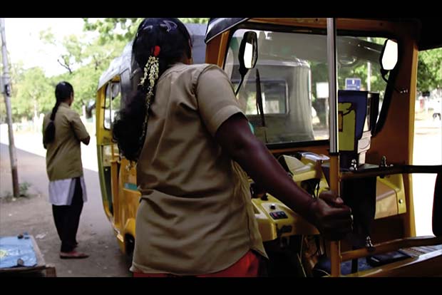 Commuters’ Tales: All smiles after encounter with a woman auto driver