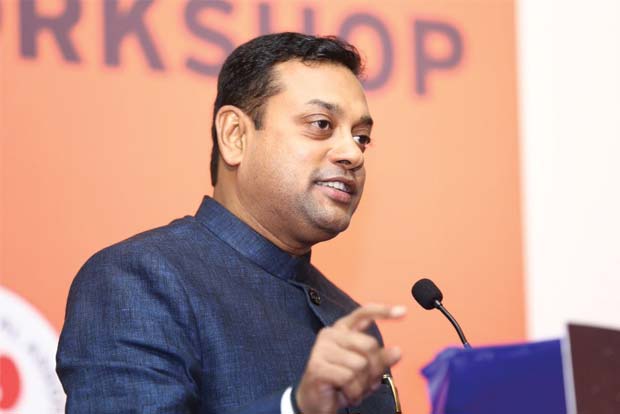 9,000 calls 500 emails snooped monthly under UPA: BJP
