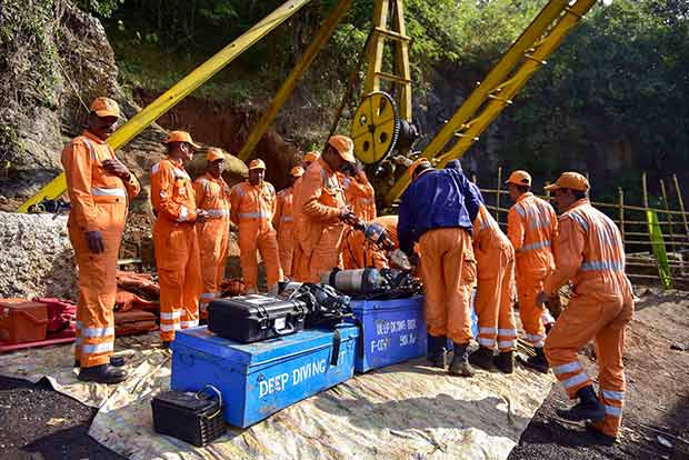 No way trapped miners will come out alive, says survivor