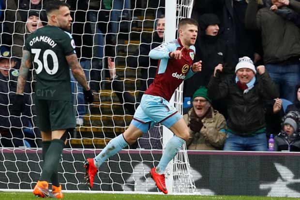 Manchester City held at Burnley after late Gudmundsson equaliser