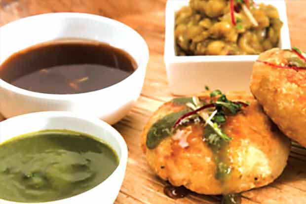 Bharwan aloo paneer mast tikka, a delectable treat