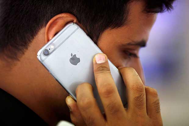 New iPhones now in 3 more colours, dual SIM