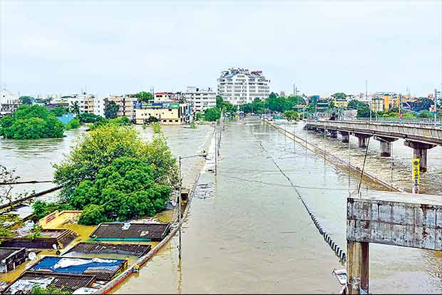 2015 floods: Memories haunt Chennai, public lament lack of fixes 2015 floods: Memories haunt Chennai, public lament lack of fixes