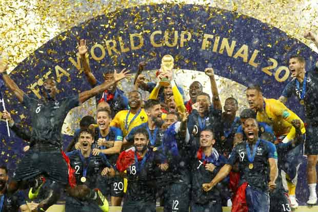 France lift second World Cup after winning classic final 4-2