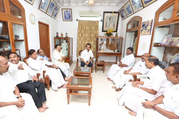 O Panneerselvam and ministers calls upon DMK patriarch M Karunanidhi