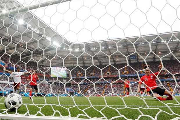 Rampant Mexico see off South Korea to close on last 16
