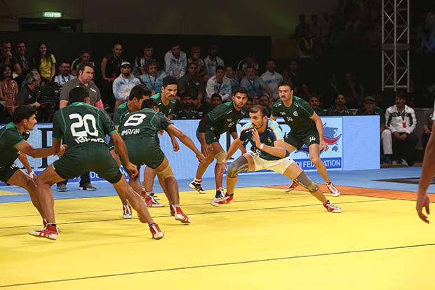 Kabaddi: India crushes Pakistan, enters semis