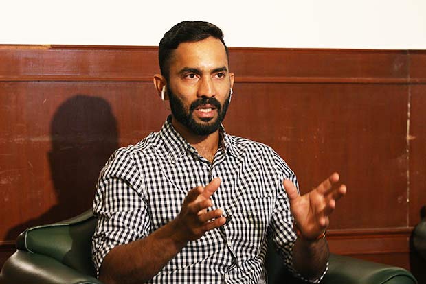 Im a student in the university where MS Dhoni is the topper, says Dinesh Karthik
