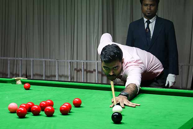 Madhur beats Harshad to move up