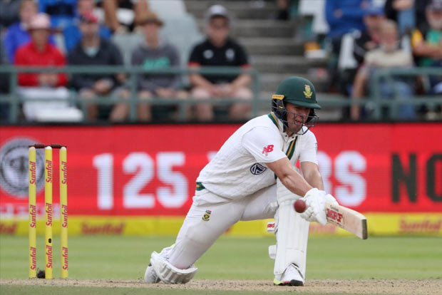 De Villiers drives South Africa on amid Bancroft scrutiny