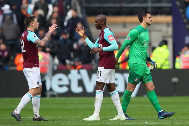 West Ham rout Southampton to boost survival hopes