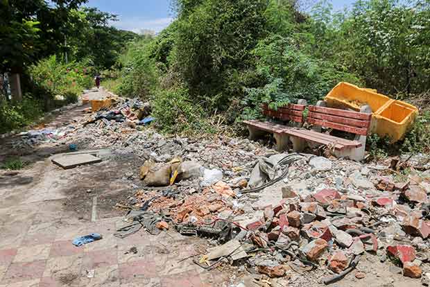 Neighbourhood park turns into dump yard
