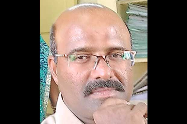 Kanchi policeman found dead on railway track