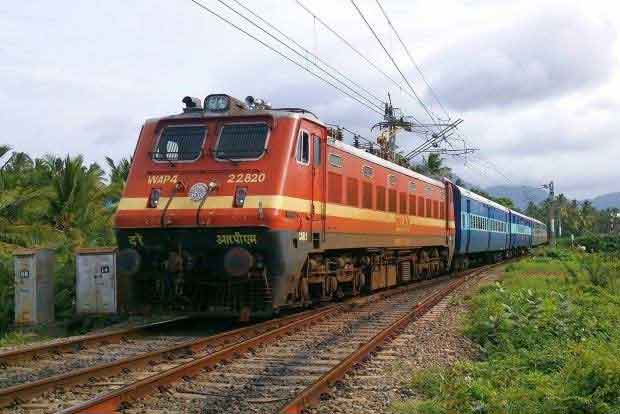 Porter rewarded for averting rail accident