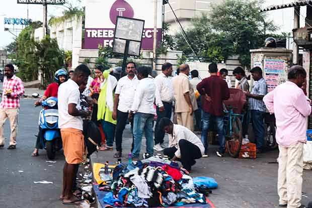 Corporation and cops turn a blind eye as vendors usurp sidewalk in Egmore