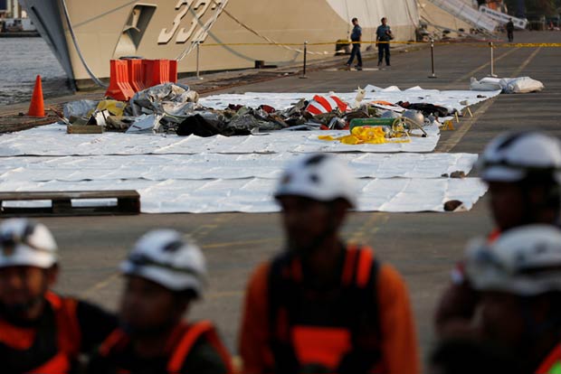 Crashed Indonesian planes fuselage found, missing black box heard