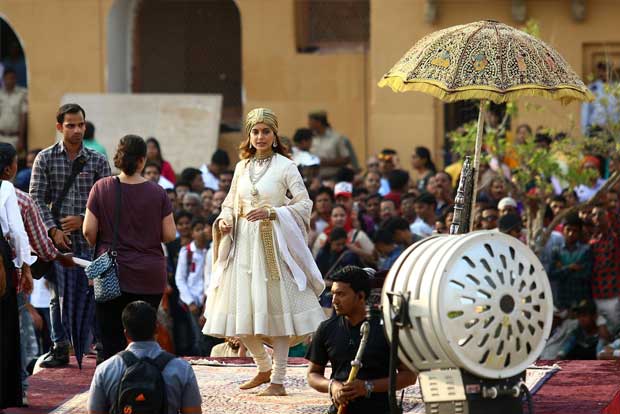 Kangana promises special VFX in Manikarnika
