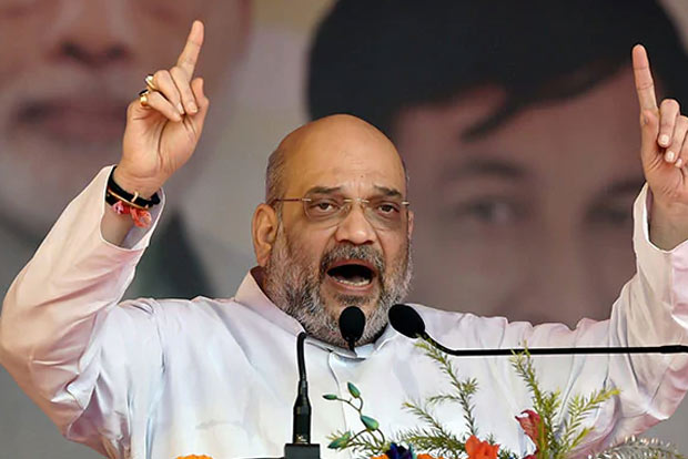 Shah slams Congress over Rajasthan land deal, points fingers at Vadra