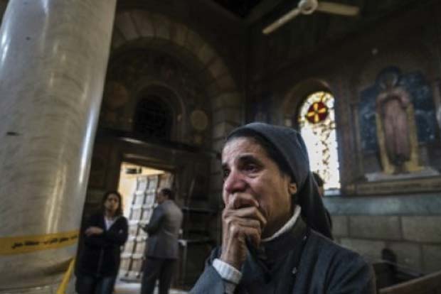 Egypt condemns 17 to death for IS church attacks