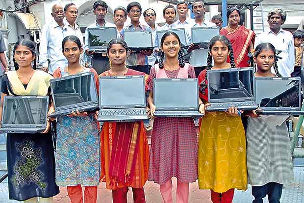 Free laptop distribution to resume after a year’s gap Free laptop distribution to resume after a year’s gap