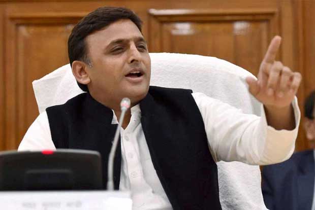 BJP damaging established institutions: Akhilesh on CBI issue