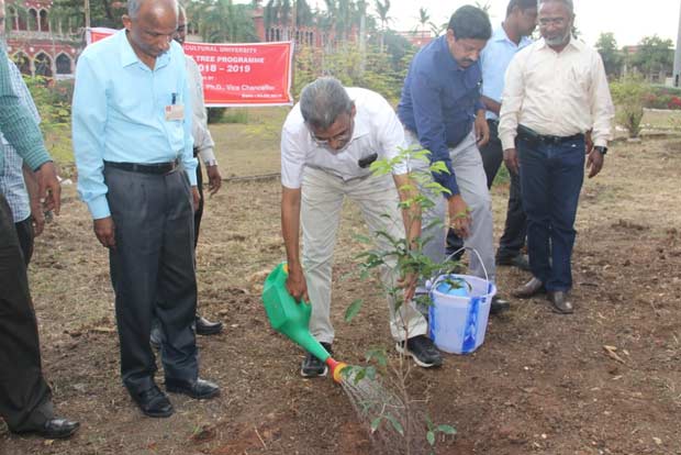 Tamil Nadu Agricultural University students turn into ‘green warriors’ Tamil Nadu Agricultural University students turn into ‘green warriors’