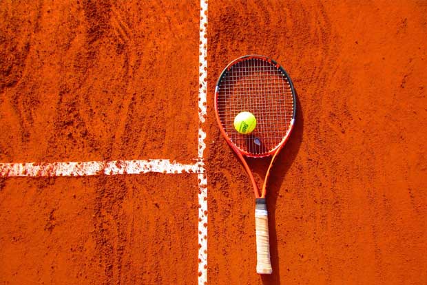 Wimbledon, Australian Open considering final-set tiebreaks