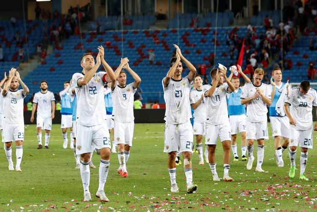 Russia edge Turkey 2-1 away in Nations League opener