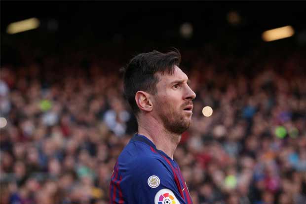 Indispensable Pique returns home to Old Trafford with Barca