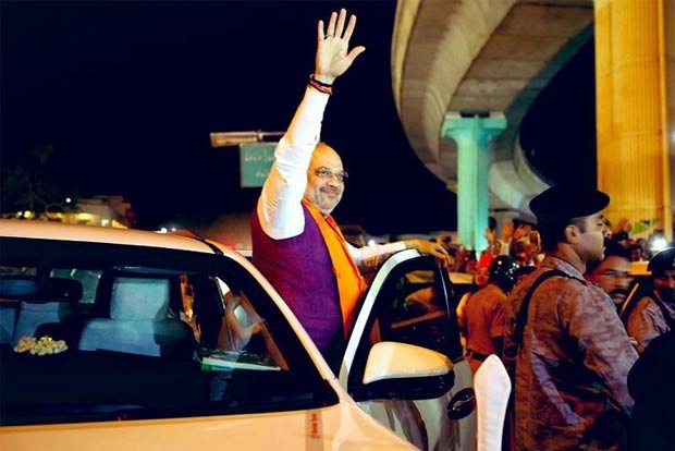Shah holds massive road show in Bengaluru