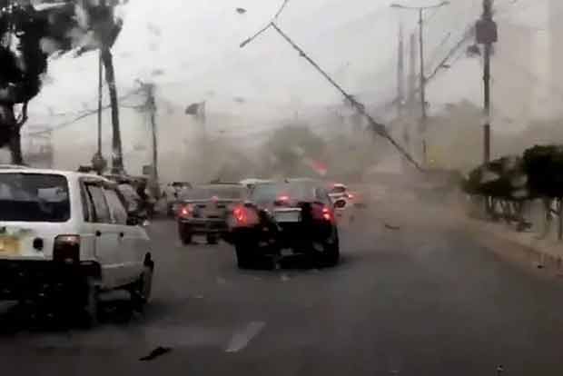 5 killed, 36 injured as dust storm hits Karachi