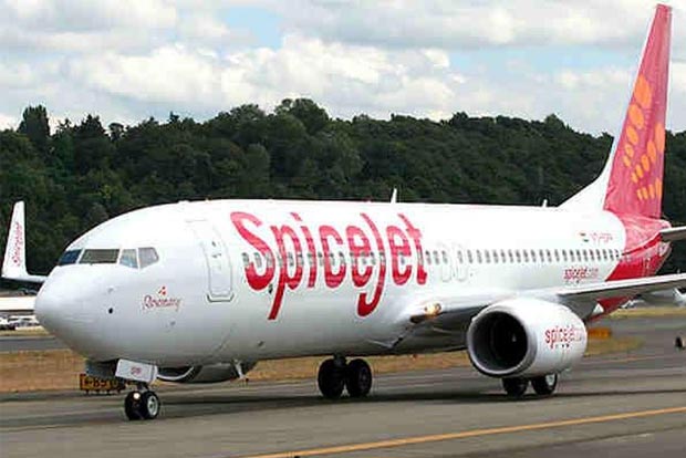 SpiceJet hires 500 Jet Airways employees, including 100 pilots