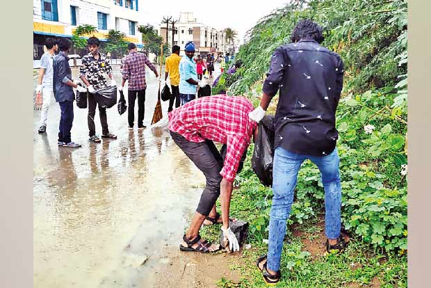 Official apathy forces volunteers to clean lake