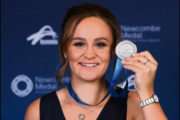 Ash Barty wins Australias top tennis award Ash Barty wins Australias top tennis award