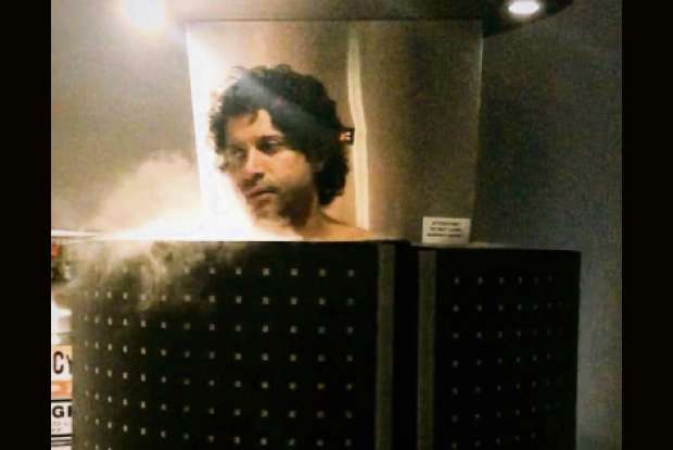 Farhan, Shibani undergo freezing cryotherapy treatment Farhan, Shibani undergo freezing cryotherapy treatment