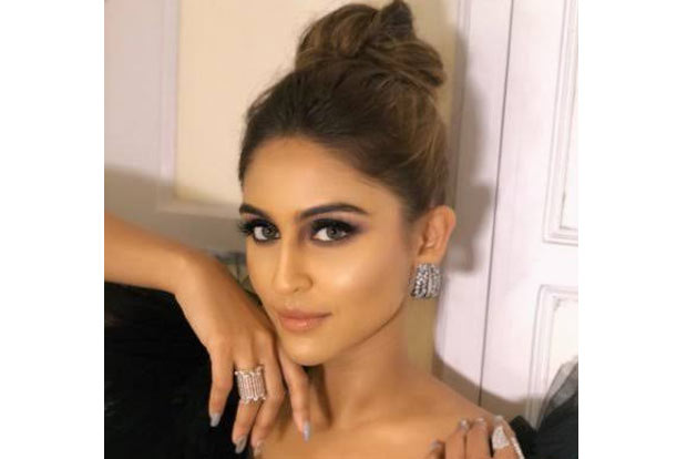 Krystle Dsouza to make Bollywood debut with Chehre