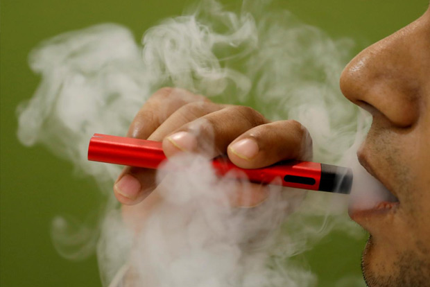 Vaping leaves e-cigarette user with rare lung scarring: Study