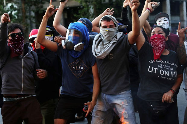 Chilean protesters turn on pharmacies over high medicine prices Chilean protesters turn on pharmacies over high medicine prices