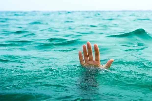 Two of 3 friends feared drowned in Besant Nagar