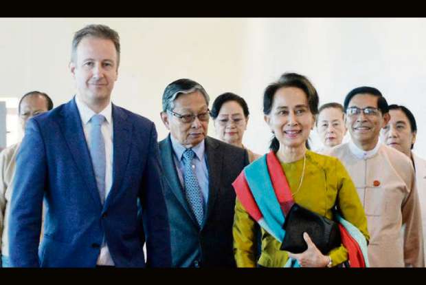 Myanmars Suu Kyi heads to Hague court for genocide showdown