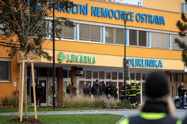 Gunman kills himself after deadly Czech hospital rampage