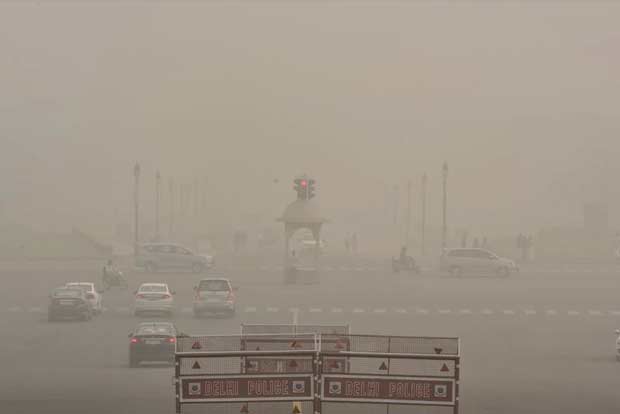 Air quality in Delhi borders severe levels Air quality in Delhi borders severe levels