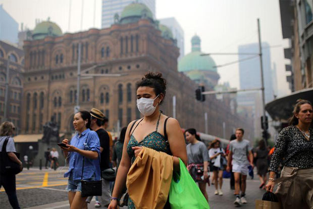Hazardous Sydney smoke turns up heat in Australias climate politics