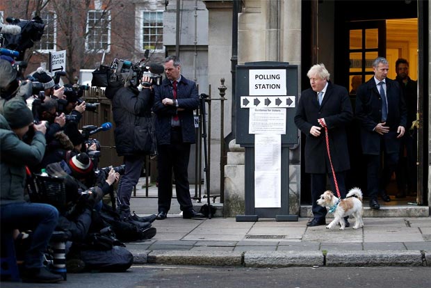 Voters turn out for historic General Election to decide UKs Brexit fate Voters turn out for historic General Election to decide UKs Brexit fate