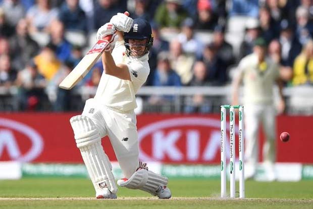 Burns, Pope extend contracts with Surrey till 2023