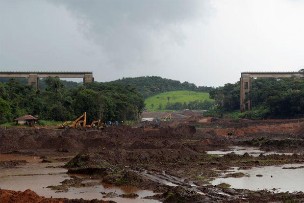 Brazil Vale dam near site of January disaster has cracks: TV station