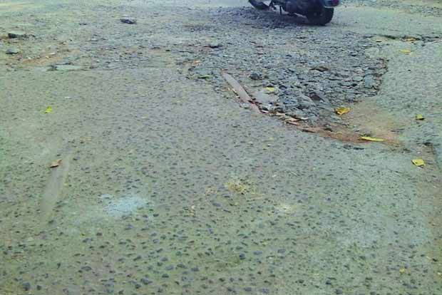 Citizen Connect: Pothole-ridden Vembuli Amman Koil Road witnesses 2-3 accidents in a week Citizen Connect: Pothole-ridden Vembuli Amman Koil Road witnesses 2-3 accidents in a week