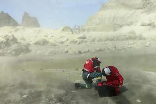 NZ holds 1-minutes silence for volcano victims